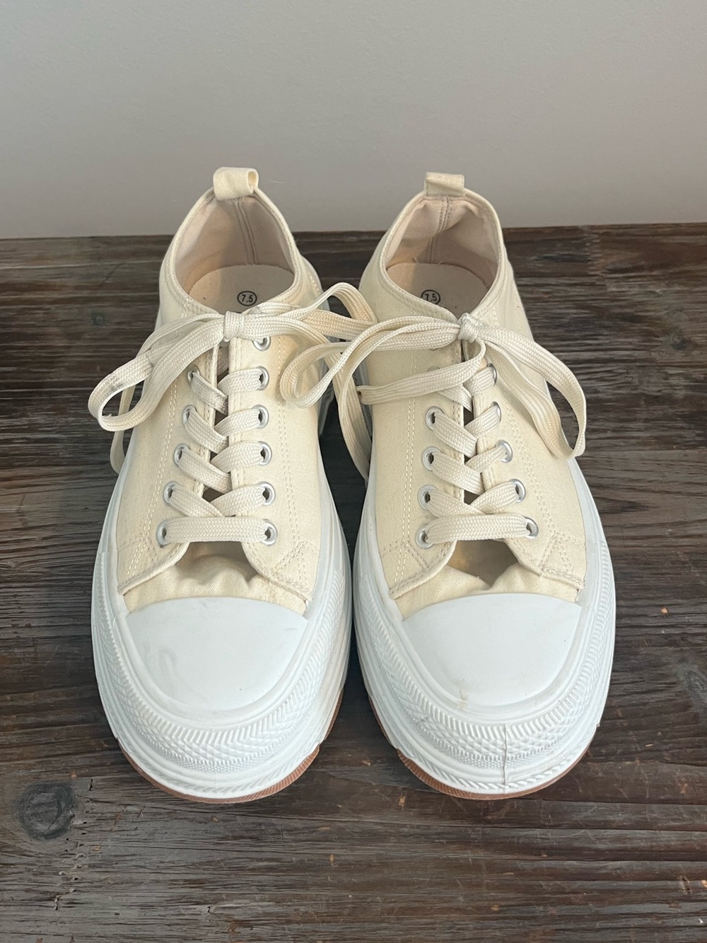 Taxi Casual Cream Canvas Women's Sneakers